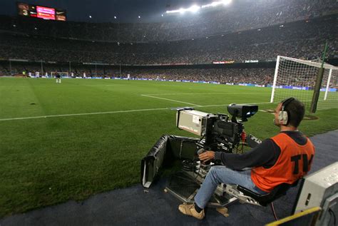 Un cámara de televisión en un partido de fútbol | Edición ...