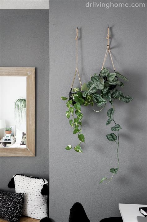 Un dormitorio decorado con plantas · Decoración online ...