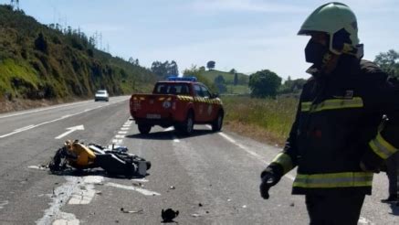 Un fallecido tras una colisión entre moto y camión en el alto del ...