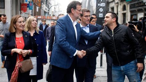Un joven agrede a Rajoy en Pontevedra:  Estoy muy contento ...