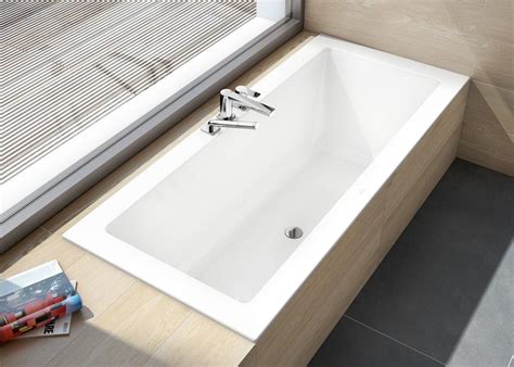 Una bañera para espacios reducidos | Baños pequeños ...
