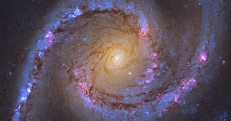 Una de las galaxias más bonitas del universo tiene un detalle muy ...