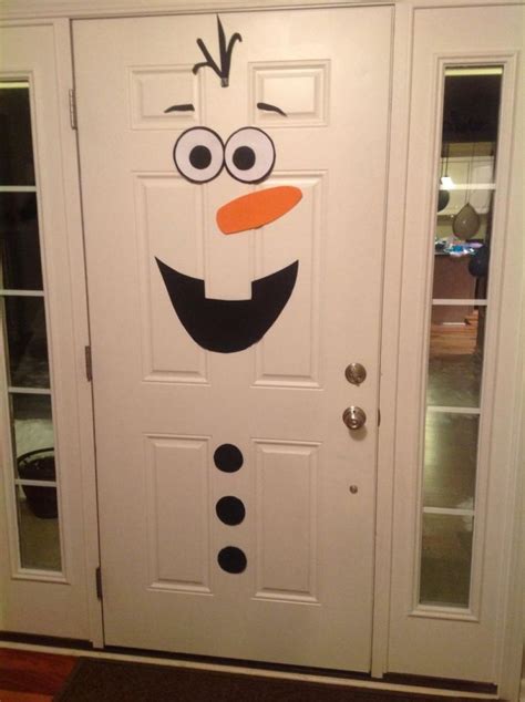 Una original decoración navideña en la puerta de tu casa ...