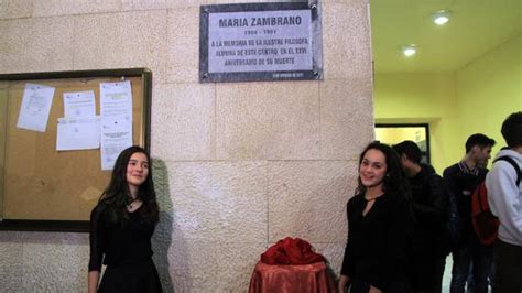 Una placa recuerda a María Zambrano en el Instituto ...