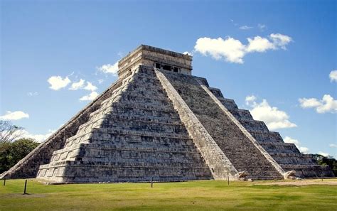 Una tercera pirámide en el complejo de Chichén Itzá revela ...