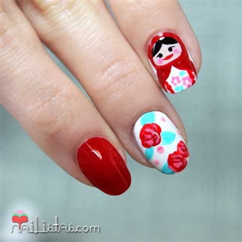Uñas decoradas con Matrioska | Matryoshka nail art   Nailistas ...