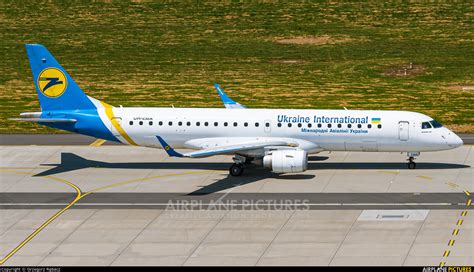 UR EMA   Ukraine International Airlines Embraer ERJ 190 ...