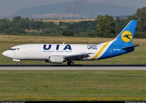 UR FAA Ukraine International Airlines Boeing 737 3Y0 BDSF ...