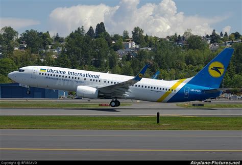 UR PSD   Ukraine International Airlines Boeing 737 800 at ...