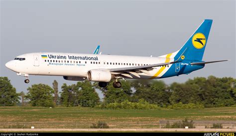 UR PSH   Air Ukraine Boeing 737 800 at Kyiv   Borispol ...