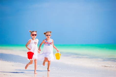 Vacaciones con niños: 5 mejores destinos | Día de playa, Playa, Verano