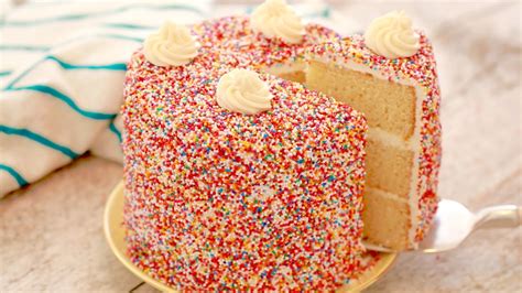 Vanilla BIRTHDAY CAKE Recipe w/ Buttercream Frosting: 2nd ...