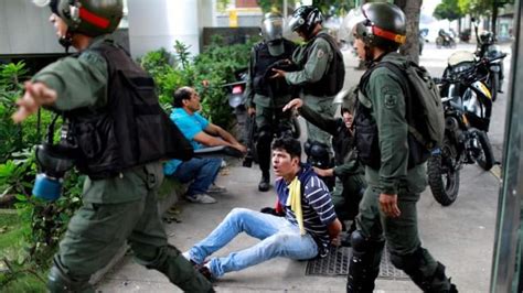 Venezuela arrests rogue officers after military revolt in Caracas ...