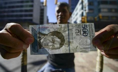 Venezuela devalúa 96% el bolívar en nueva tasa oficial