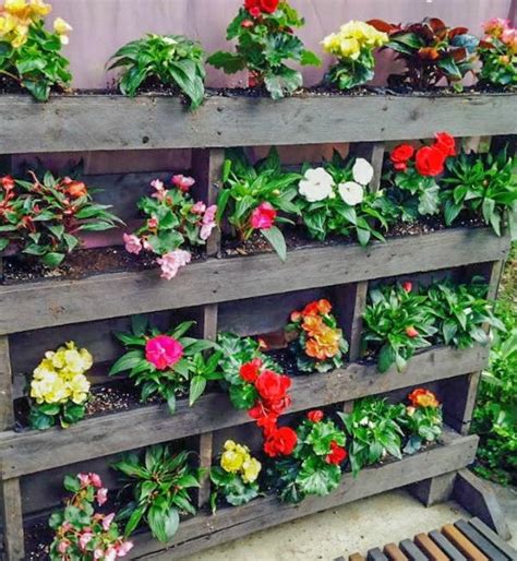 Vertical Pallet Garden Step by Step! | DIYIdeaCenter.com