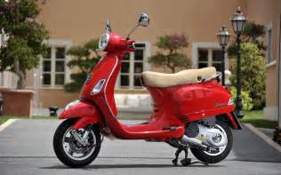 Vespa LX 125: A Stylish Italian Classic Scooter From Piaggio ...