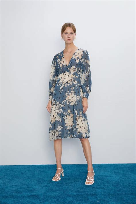 Vestidos de flores de moda otoño invierno 2019 2020 en Zara, Mango, H&M ...