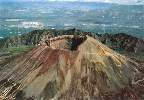 Vesubio   Volcanes Históricos
