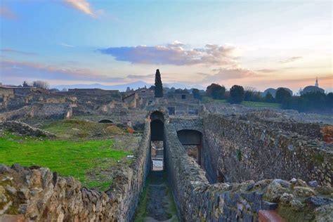 Vesuvius Pompeii & Herculaneum Tour – Amalfi Car Service