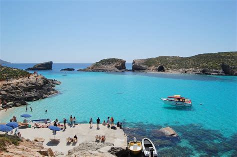 Viajero Turismo: Playas en Malta, Golden Bay  Ghajn Tuffieha