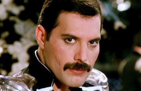 VIDA & MAGIA: BIOGRAFIA   Freddie Mercury