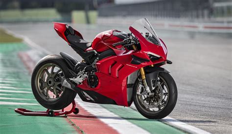 Video  Así vuela la Ducati Panigale V4 S 2020 » La Moto