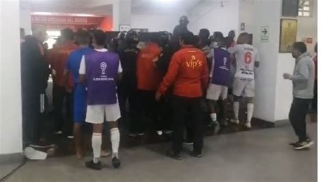 VIDEO Ayacucho FC vs. Sao Paulo pelea: bronca entre ...