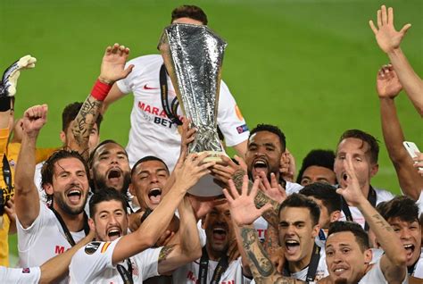 VIDEO. El Sevilla vuelve a tocar la gloria y se corona ...