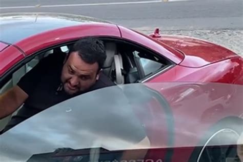 Vídeo: na Paraíba, homem compra carro de luxo e não cabe ...