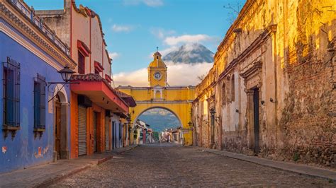 Video / What to do in La Antigua Guatemala I Bon Voyage Central America
