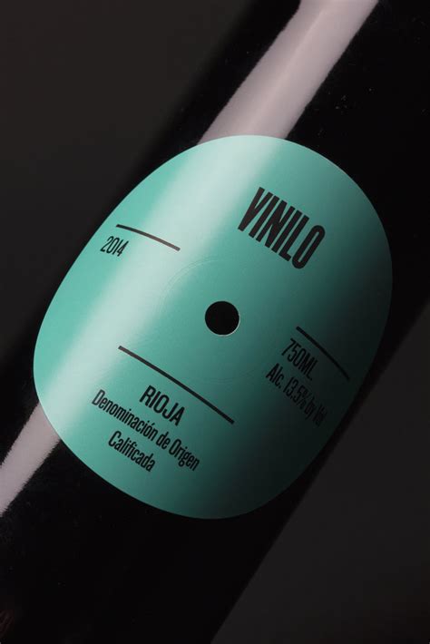 Vinilo wine by Lo Siento studio