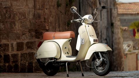 vintage scooter rental in France   50cc and 125cc