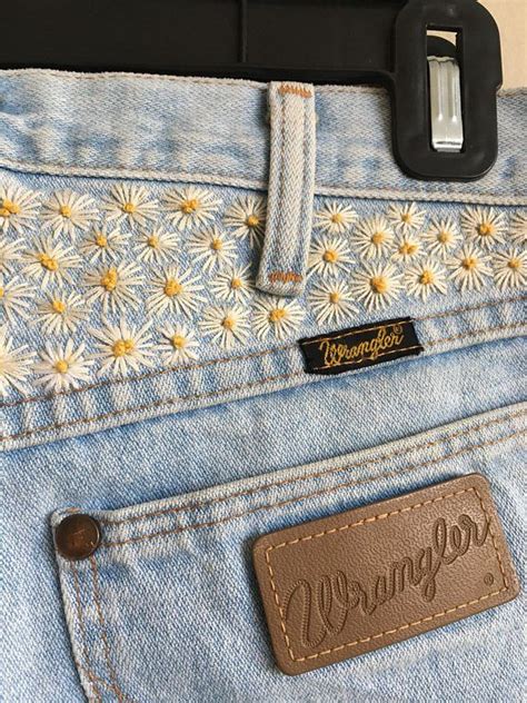 Vintage Wrangler Jeans with hand embroidered daisies • Hippie • Boho ...