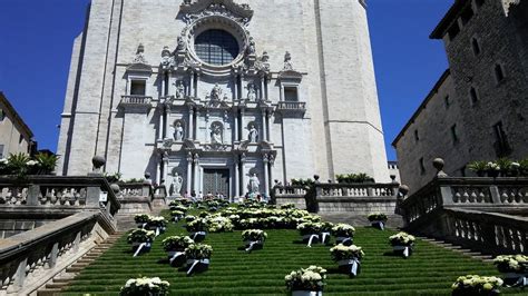 Visita guiada a Girona Tiempo de Flores | Visitas guiadas a Juego de ...