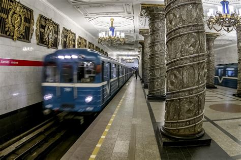Visita guiada por el metro de San Petersburgo Civitatis.com