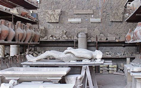Visiting Pompeii, Herculaneum, and Mount Vesuvius from ...