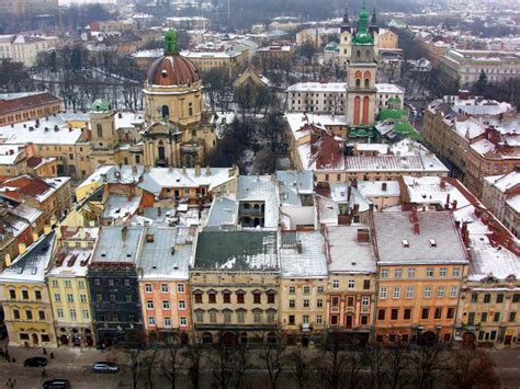 Vistas desde la torre del Ayuntamiento de Lviv  Ucrania ...