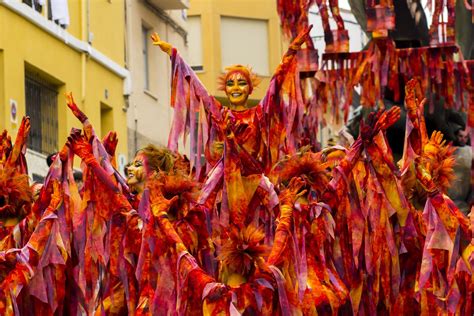 Vive, que no es poco.: Festividad de San Jordi en Alcoy   Alicante