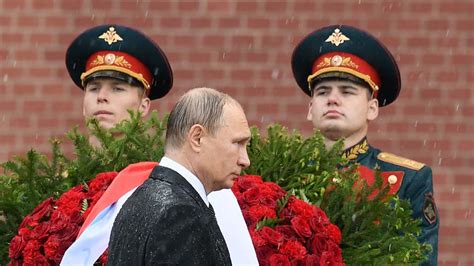 Vladimir Putin muestra su temple en conmemoración de acto ...