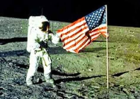 Voces Liberales: Neil Armstrong