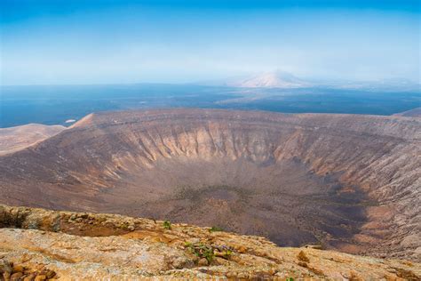 Volcán Caldera Blanca, el cráter perfecto en Lanzarote ...