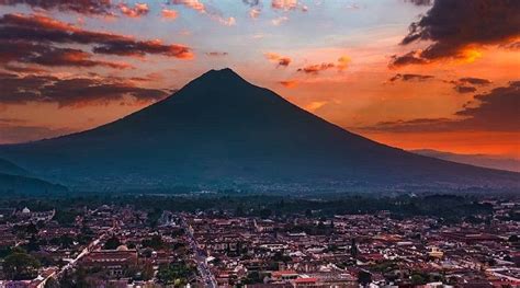 Volcán De Agua En Sacatepequéz | Guatemala, Natural ...