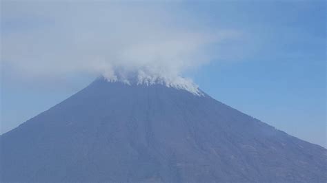 Volcan de Agua Guatemala! On fire!   YouTube