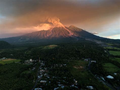 Volcán de Fuego, or Volcano of Fire, in Guatemala Triggers ...