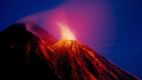 Volcán Pacaya entró en erupción esta noche. Foto de ...