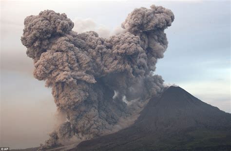 Volcanic eruptions leave villages around Mount Sinabung ...