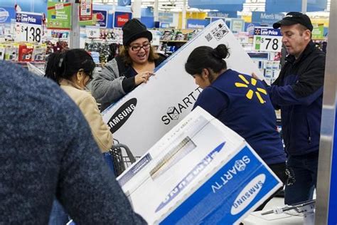 Wal Mart promises 30 second returns in stores, as Amazon tries to catch ...