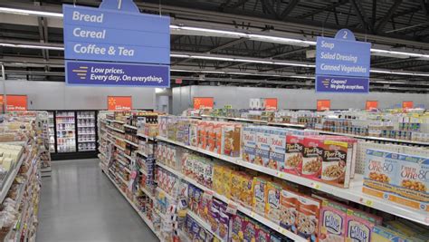 Walmart introduces grocery ordering and store pickup in ...