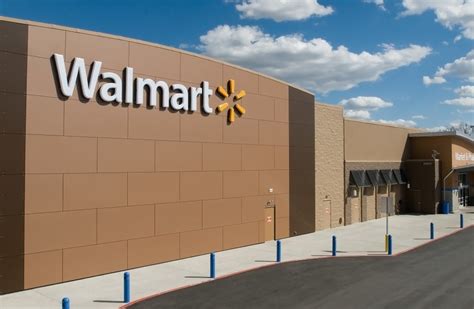 Walmart presenta un nuevo diseño de tienda con quioscos de autopago ...