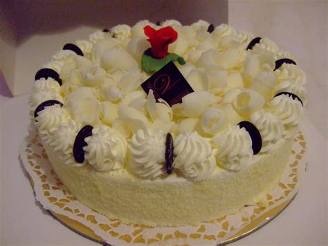 Wedding Cakes: White Chocolate Cake Recipe | White ...